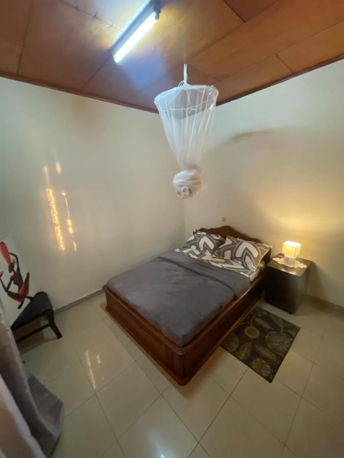 Km'S Cozy Spacious Calm Appart Meuble Yaounde Ngoại thất bức ảnh