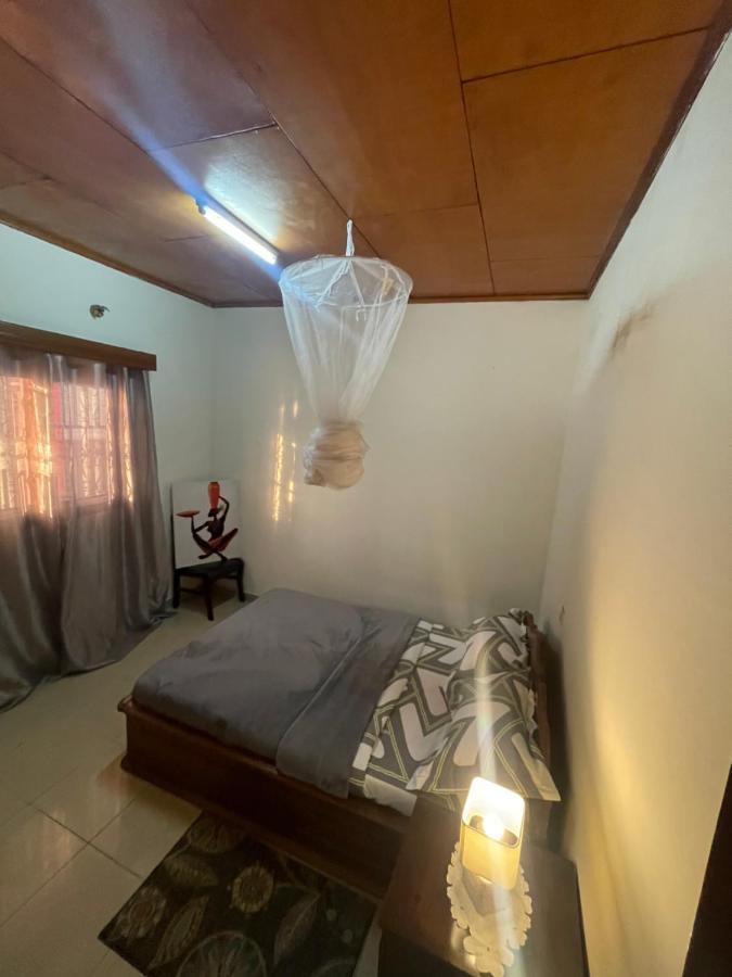 Km'S Cozy Spacious Calm Appart Meuble Yaounde Ngoại thất bức ảnh