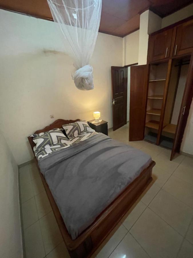 Km'S Cozy Spacious Calm Appart Meuble Yaounde Ngoại thất bức ảnh