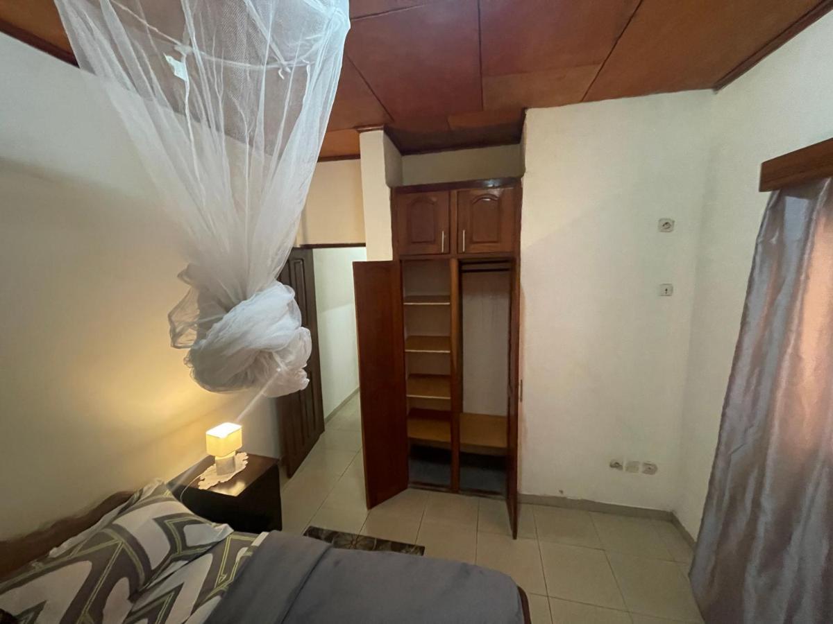 Km'S Cozy Spacious Calm Appart Meuble Yaounde Ngoại thất bức ảnh